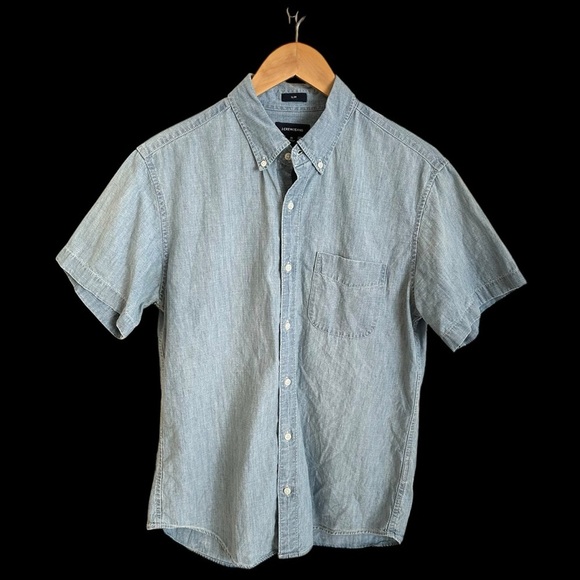 J Crew Jeans Men’s Medium Slim Fit Blue Cotton Button Up Shirt Chambray - Picture 1 of 6